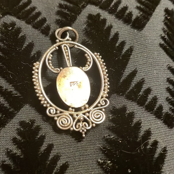 Genuine Amber and Sterling silver pendant. - Picture 2 of 3